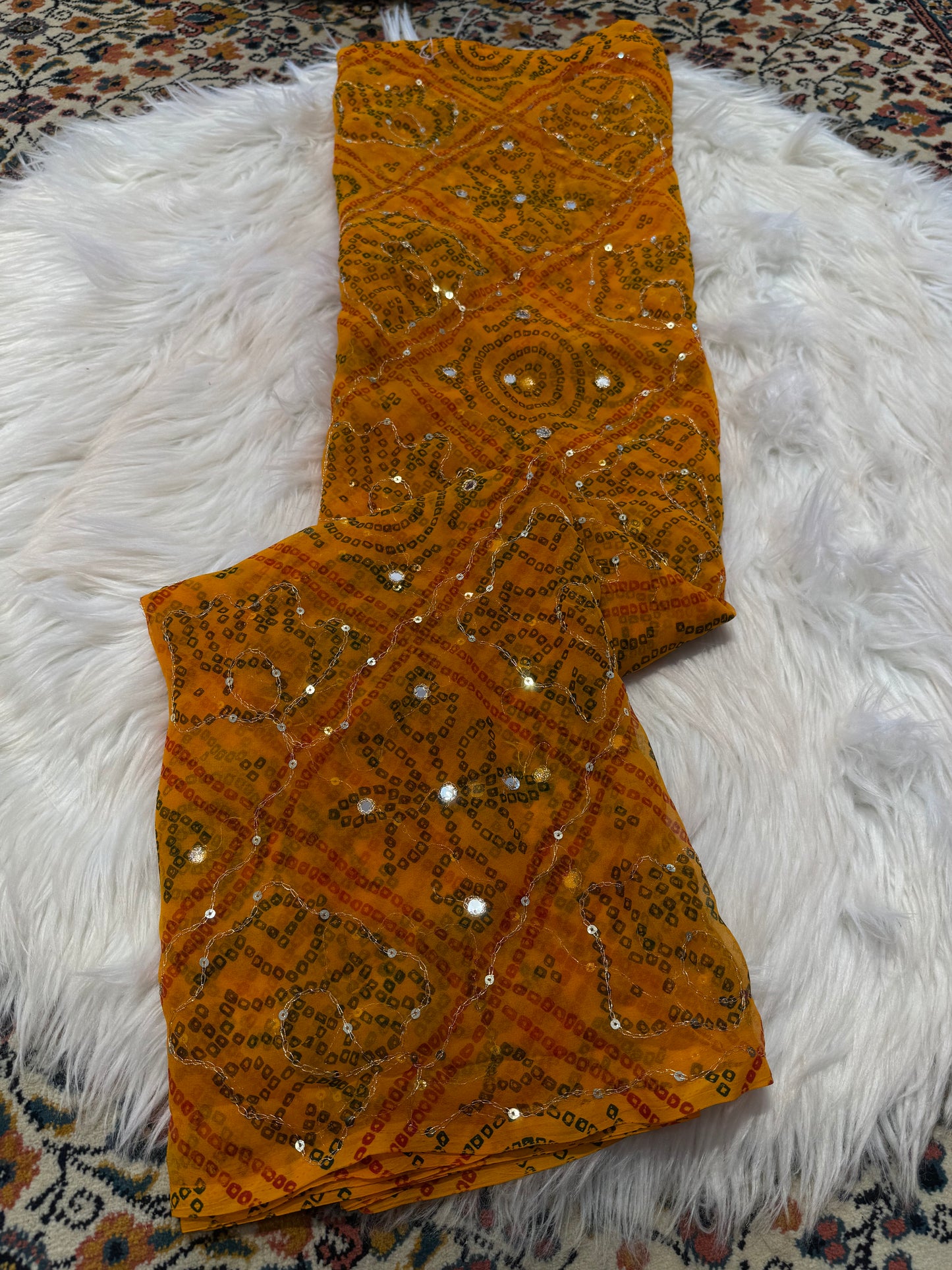 Chunri with mirror aari work