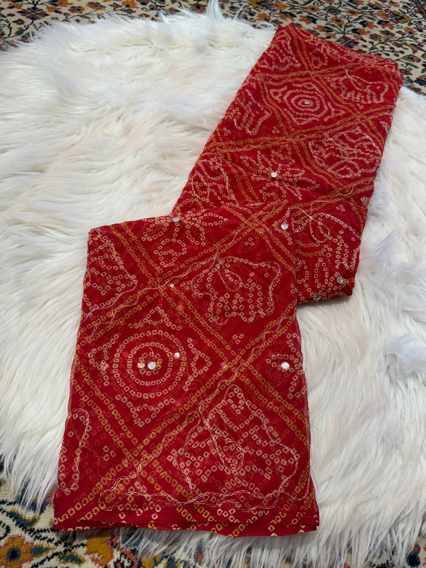 Chunri with mirror aari work