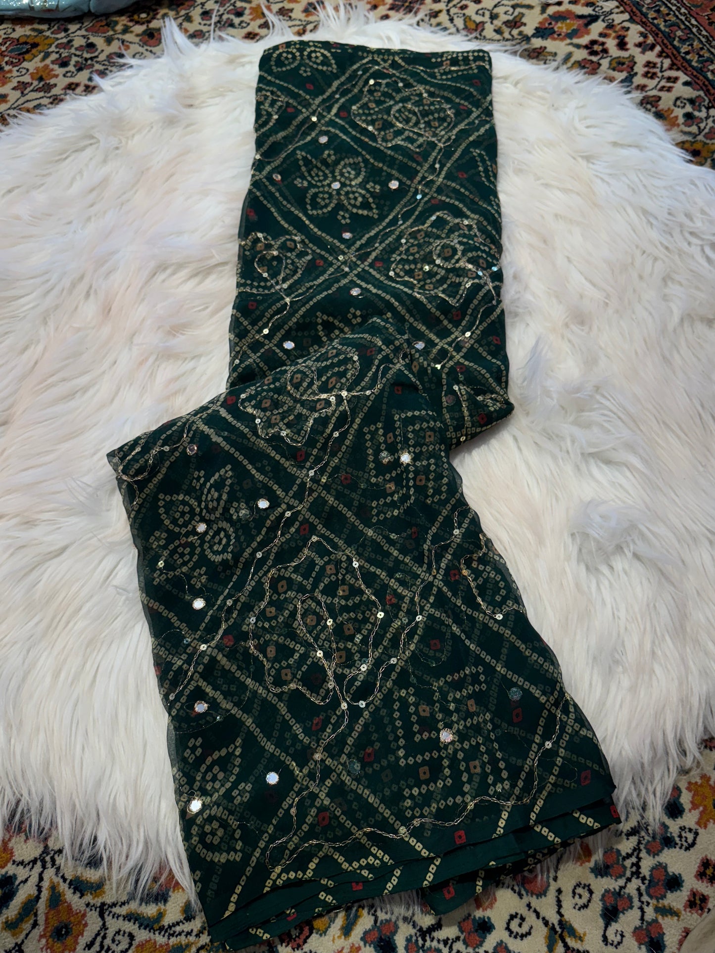 Chunri with mirror aari work