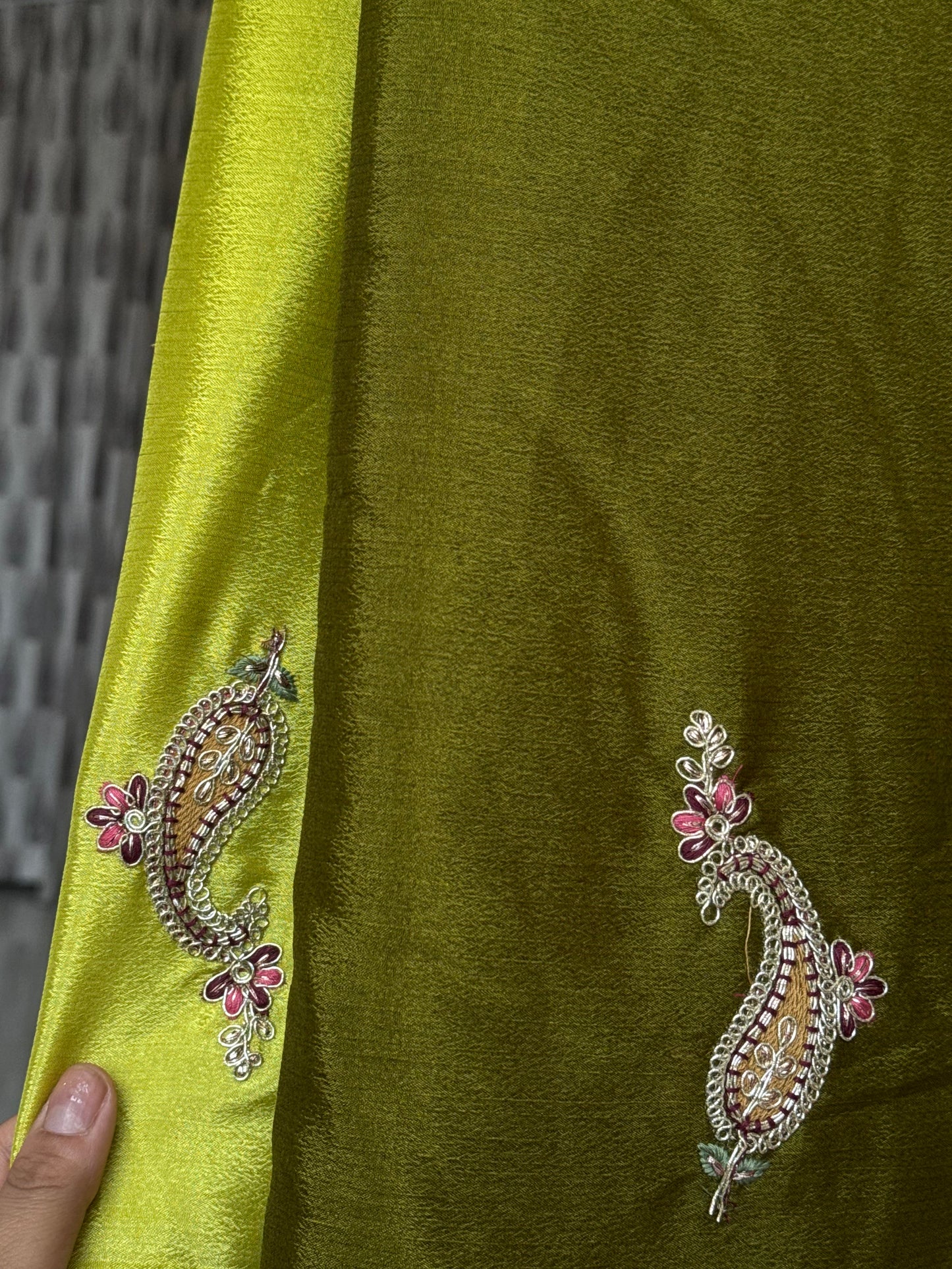 Polly chinnon saree with beautiful paan buti