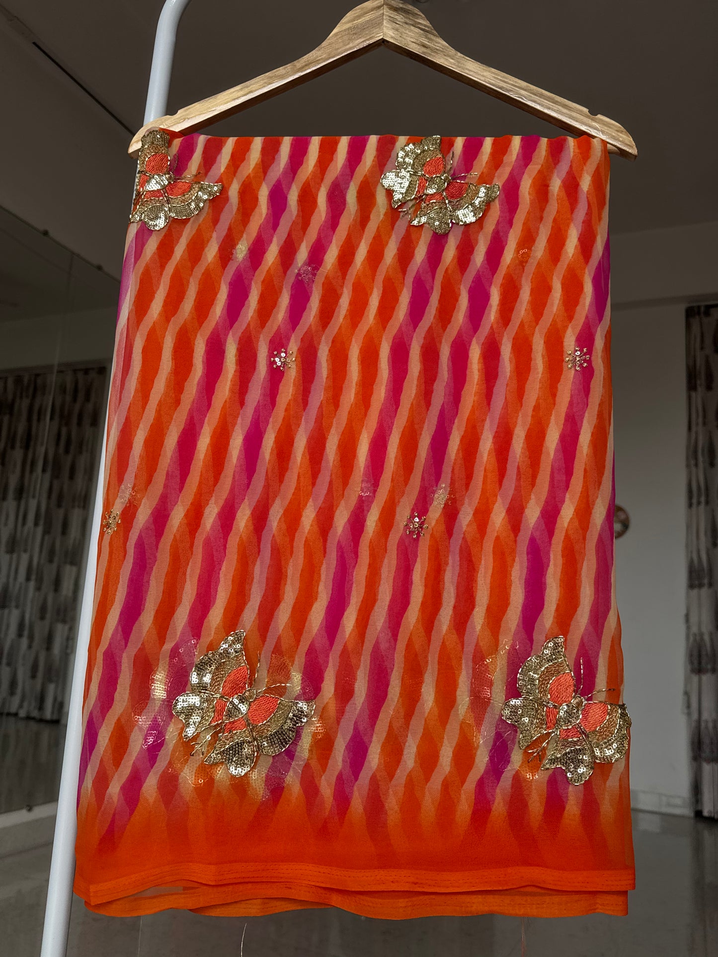 Leheriya with sequins butterfly buta