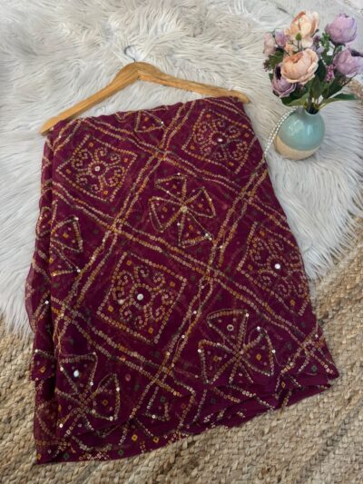 Chunri with mirror aari work