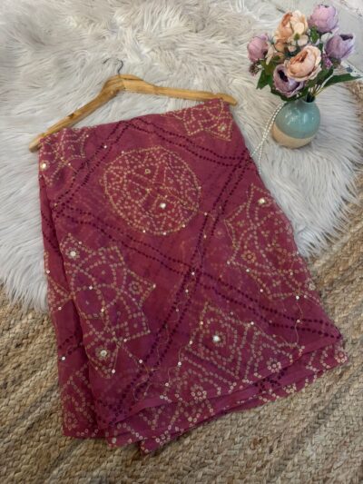 Chunri with mirror aari work