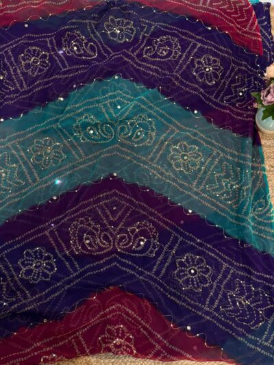 Lehriya chunri with mirror and aari sitara work
