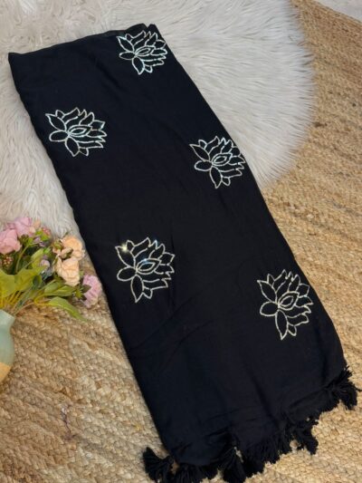 Sequins lotus