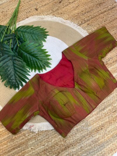 Side Stretchable Ikat print blouse Brown
