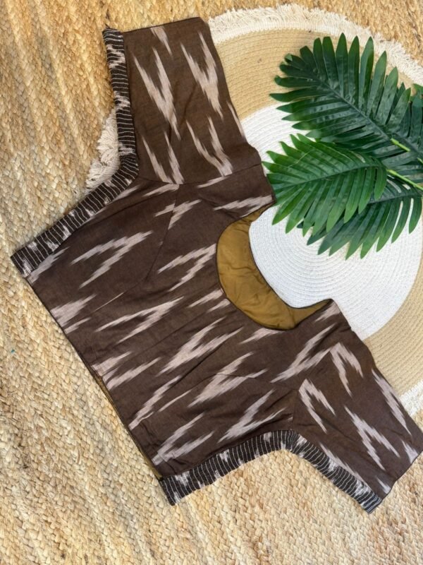 Side stretchable blouse Brown