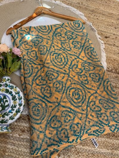 Pastel bandhani Cream