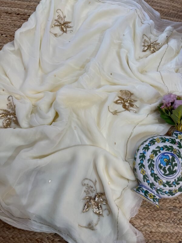 Sequins Buta White1