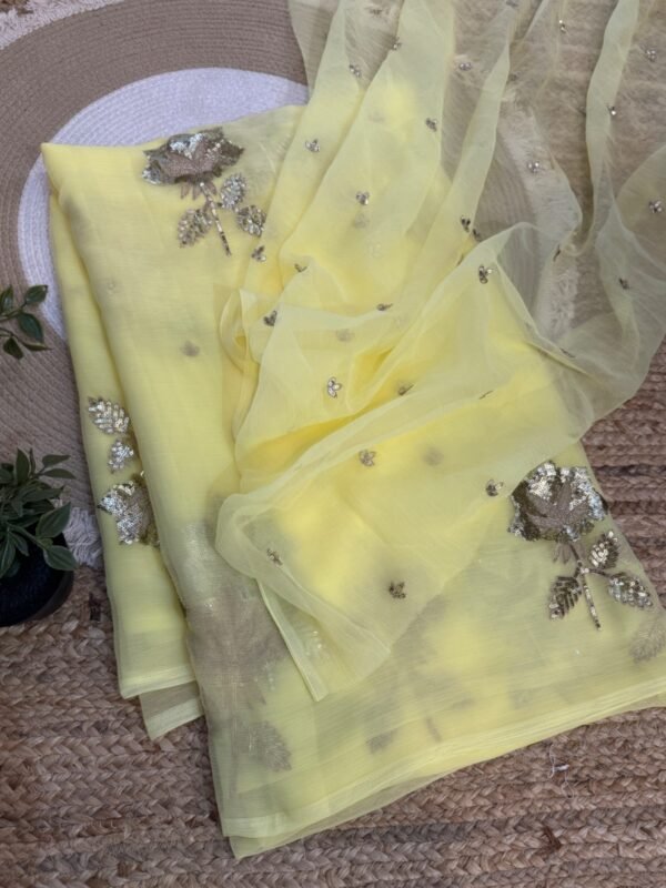 Sequins Buta 8