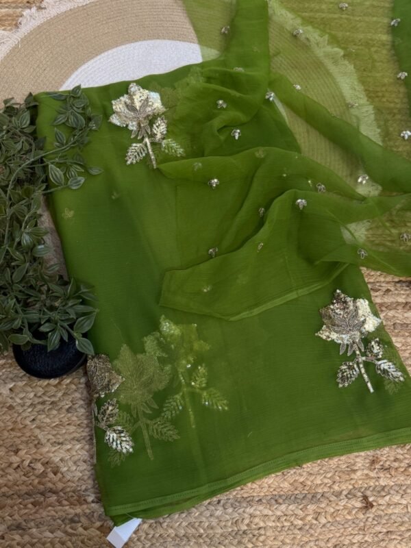 Sequins Buta 9