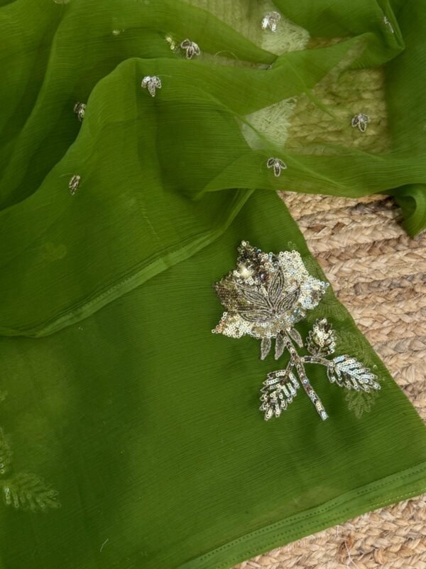 Sequins Buta 9