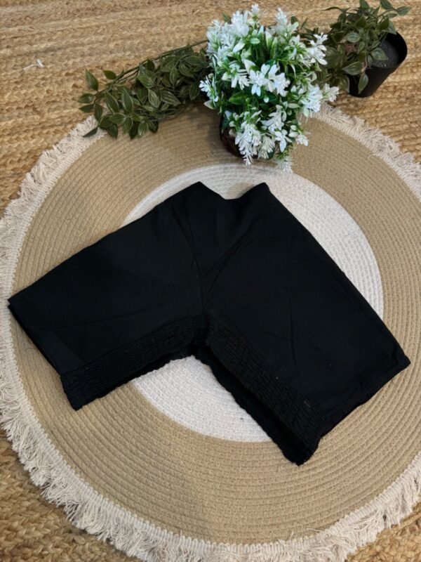 Side strechable solid colour blouse Black