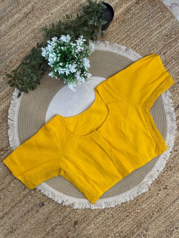 Side strechable solid colour blouse Yellow