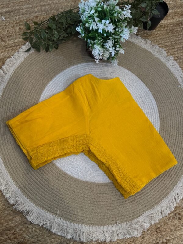 Side strechable solid colour blouse Yellow