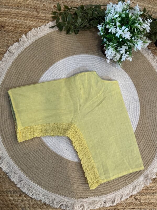 Side strechable solid colour blouse Lemon