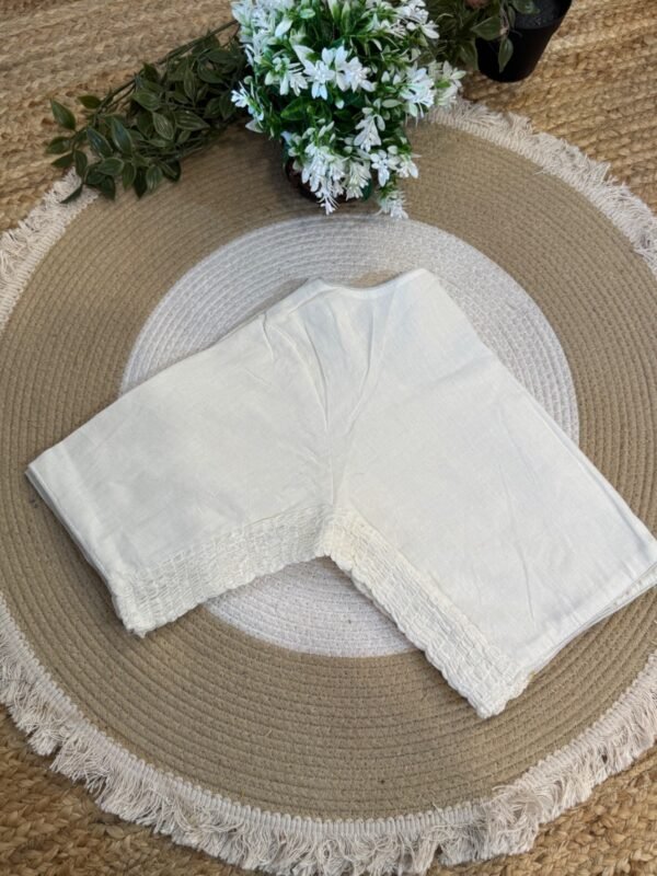 Side strechable solid colour blouse White
