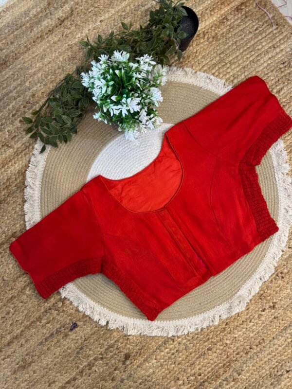 Side strechable solid colour blouse Red