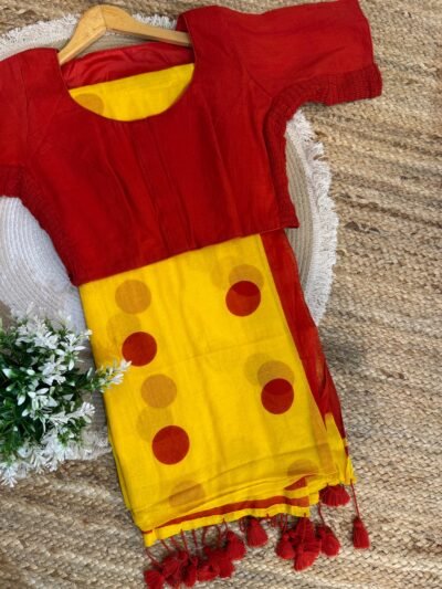 Polka dot + Side strechable solid colour blouse