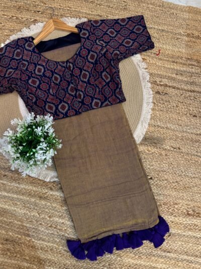 Plain mul cotton + Side strechable Ajrakh print blouse