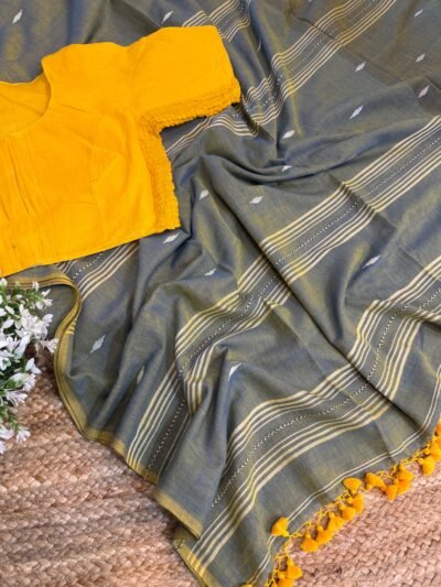 Handloom mul cotton saree + Side strechable solid colour blouse